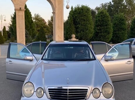 Mercedes E 240 2001