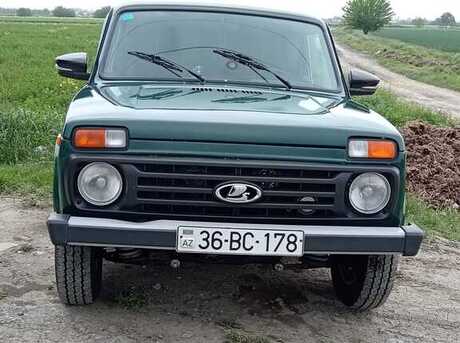 LADA (VAZ) Niva 2000