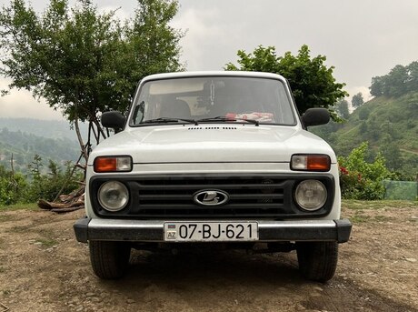 LADA (VAZ) Niva 2000