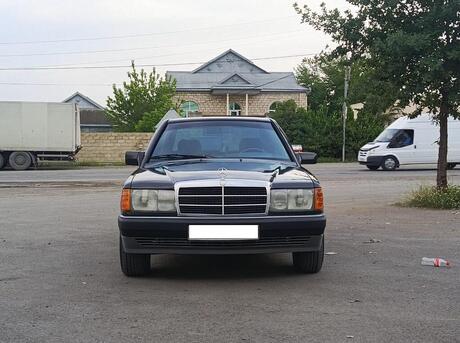 Mercedes 190 1990