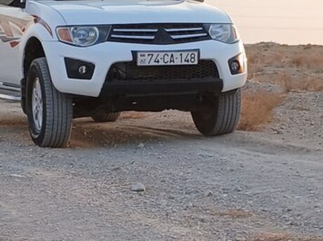 Mitsubishi L200 2011