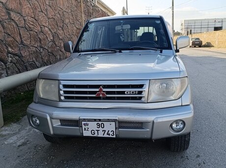 Mitsubishi Pajero io 1999