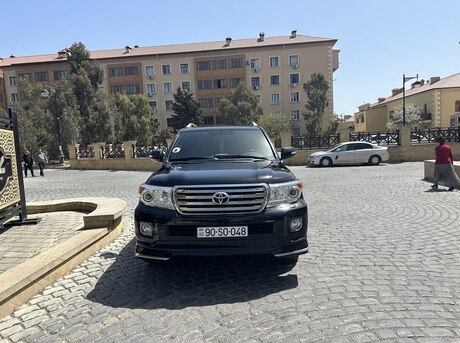Toyota Land Cruiser 2011