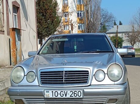 Mercedes E 240 1999