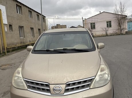 Nissan Tiida 2012
