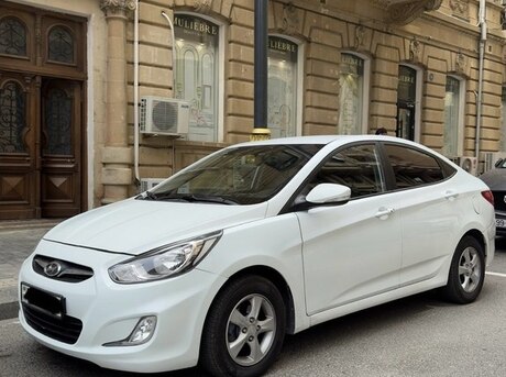 Hyundai Accent 2011