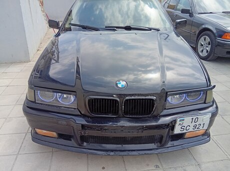 BMW 320 1992