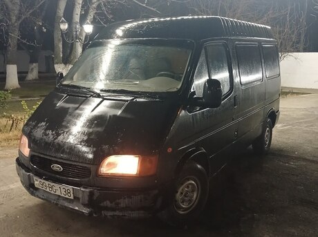 Ford Transit 2000