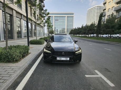 Volvo S60 2023