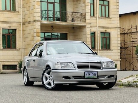 Mercedes C 240