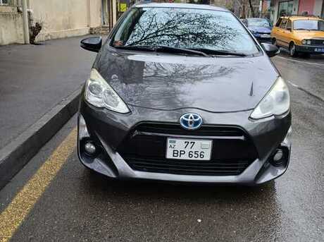 Toyota Aqua 2015