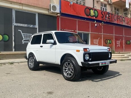 LADA (VAZ) Niva 2010