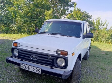 LADA (VAZ) Niva 2010
