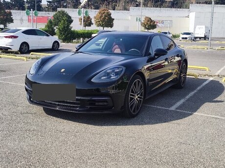 Porsche Panamera 4S