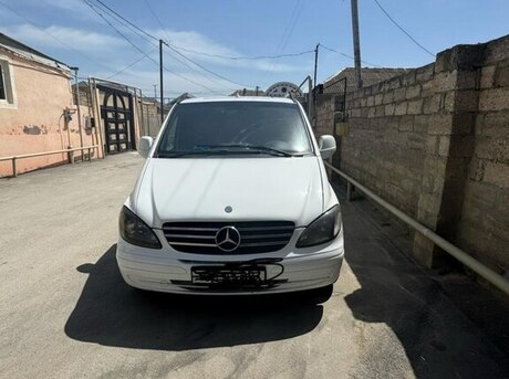 Mercedes Viano 2008