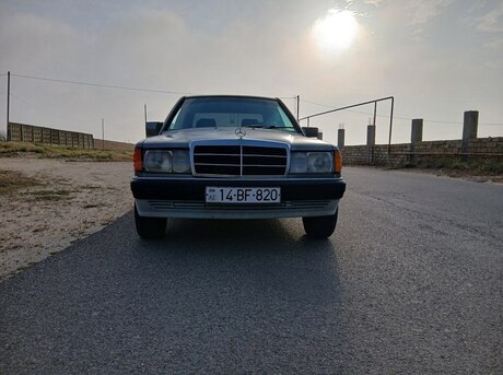 Mercedes 190 1990