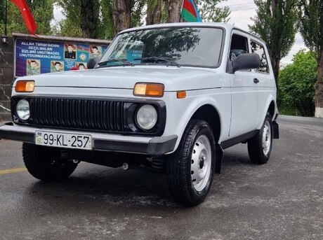 LADA (VAZ) Niva 2015