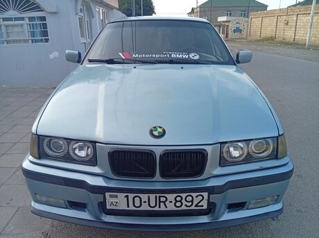 BMW 320 1992