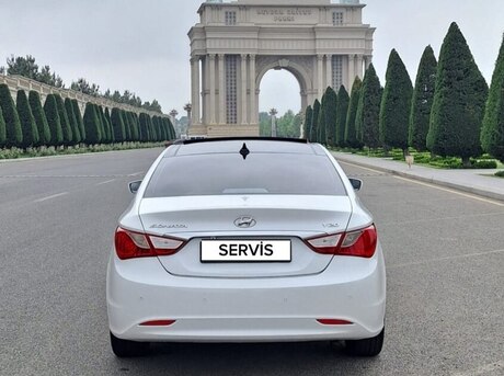 Hyundai Sonata 2011
