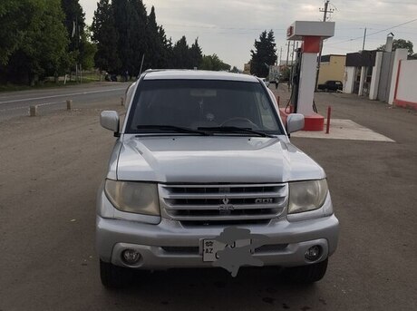 Mitsubishi Pajero io 2002