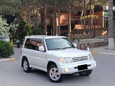 Mitsubishi Pajero io 1999