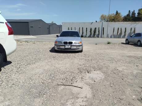 BMW 323 1999