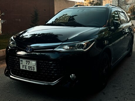 Toyota Corolla Fielder 2015