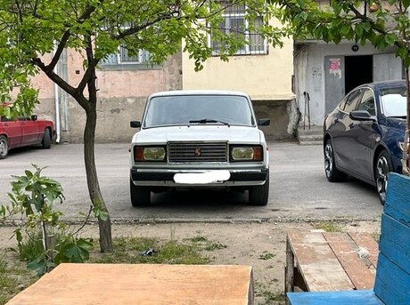 LADA (VAZ) 2107 2004