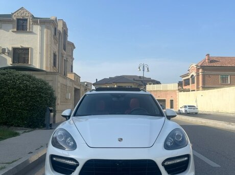 Porsche Cayenne Turbo S 2013