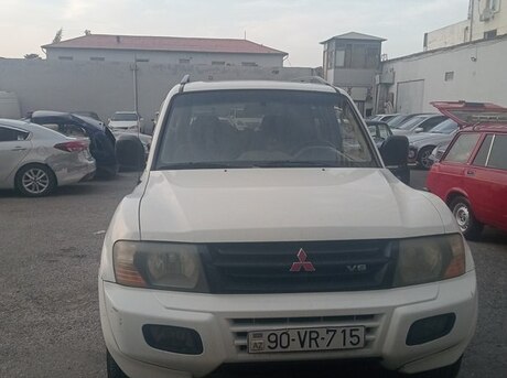 Mitsubishi Pajero 2000