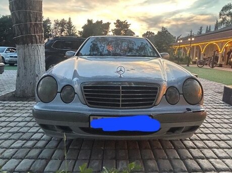 Mercedes E 220 d 2001