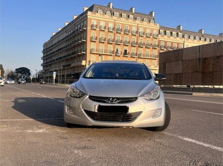 Hyundai Elantra 2011