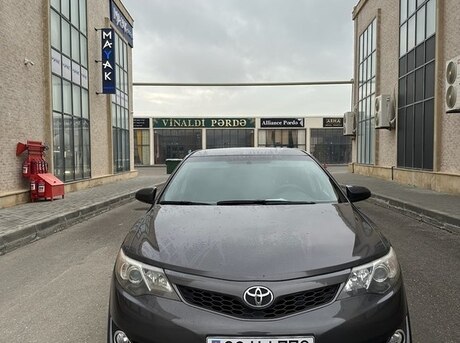 Toyota Camry 2014