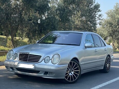 Mercedes E 320 2001