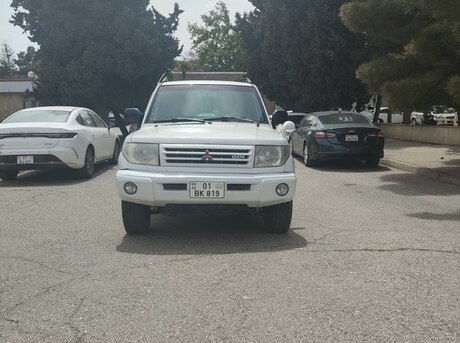 Mitsubishi Pajero io