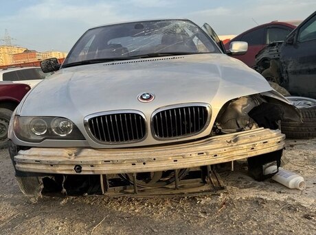 BMW 330 2005
