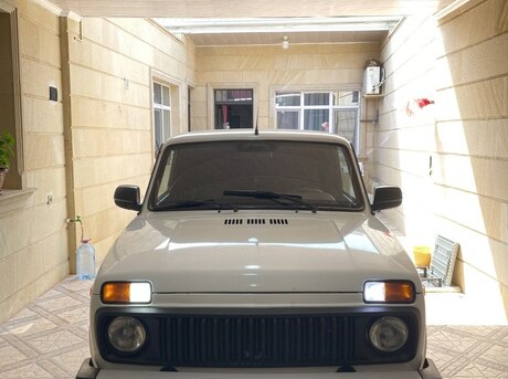 LADA (VAZ) Niva 2015