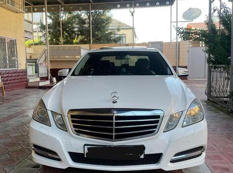 Mercedes E 200 2012