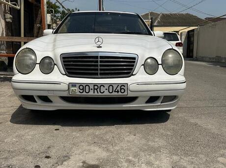 Mercedes E 220 2000