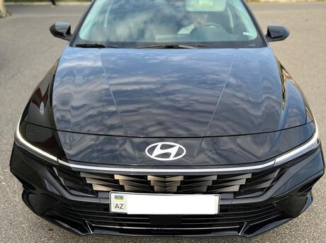 Hyundai Elantra 2024