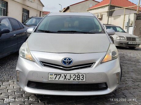 Toyota Prius V 2012