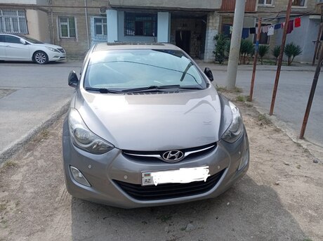 Hyundai Elantra 2012