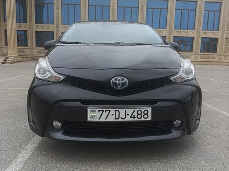 Toyota Prius V 2016