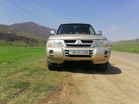 Mitsubishi Pajero 2004