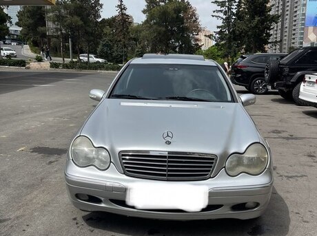 Mercedes C 200