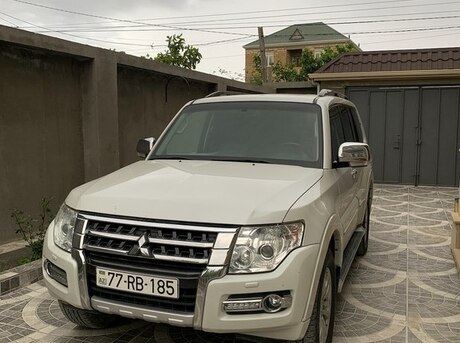 Mitsubishi Pajero 2015