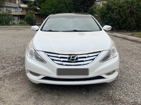 Hyundai Sonata 2010