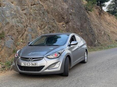 Hyundai Elantra 2012