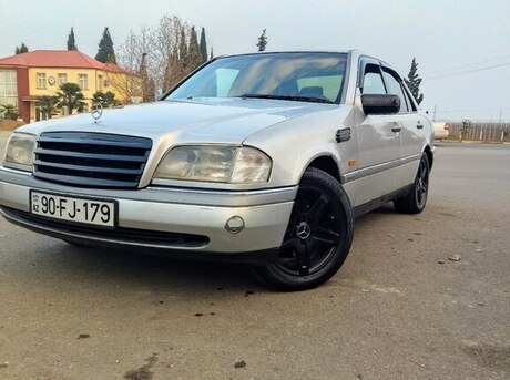 Mercedes C 200