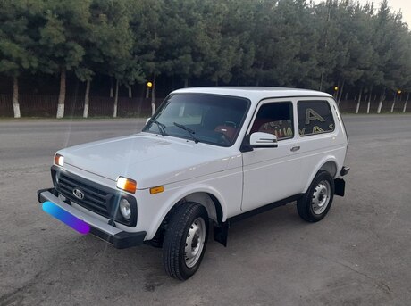 LADA (VAZ) Niva 2009
